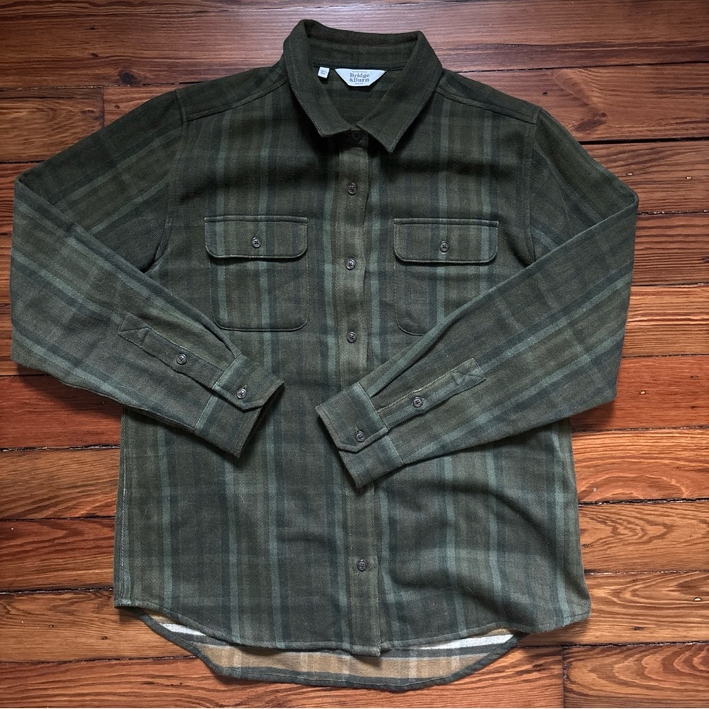 Bridge & Burn Flannel Shirt, Women’s medium